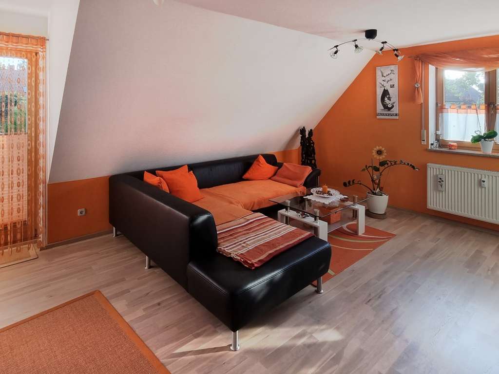 Immobilie in Adelsdorf - Großzügige moderne Studio-Wohnung mit großem Südbalkon, 6 Zimmern & Stellplatz - Bild 3