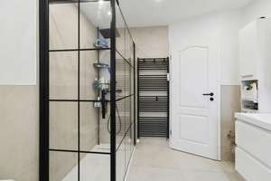 Stilvolle 4-Zimmer-Hochparterre-Wohnung mit Balkon und Stellplatz in Ingolstadt – Die vollständige Adresse der Immobilie erhältst du vom Anbieter., 85051 Münchener Straße, Ingolstadt – Vorschaubild 7
