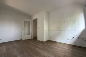Ruhige 3-Zimmer-Dachgeschoß-Wohnung Nähe Stadtmitte – Die vollständige Adresse der Immobilie erhältst du vom Anbieter., 74074 Heilbronn, Heilbronn – Vorschaubild 8