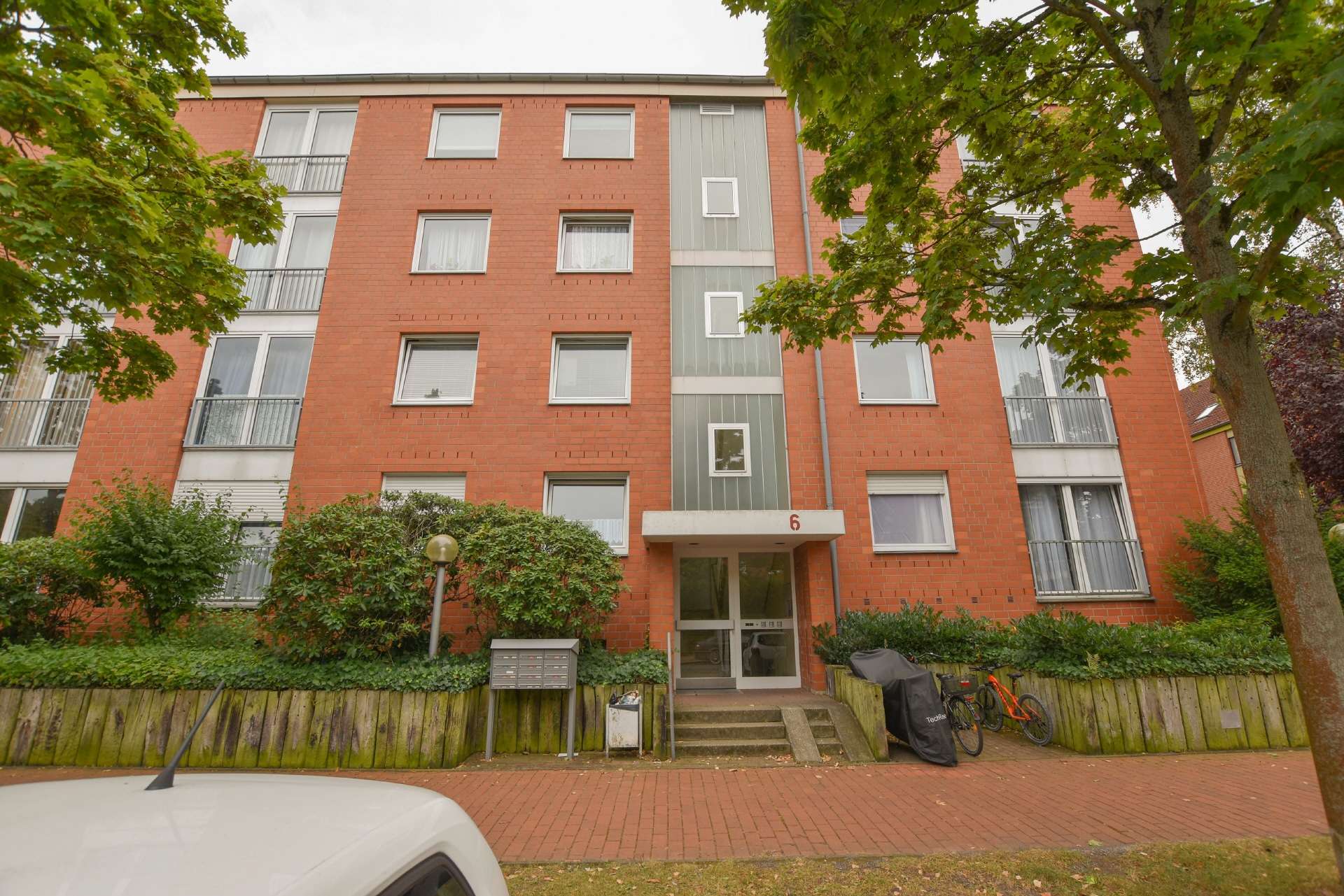 KUNZE: Erdgeschosswohnung mit Terrasse in ruhiger Wohnlage von Hannover-Groß-Buchholz, Hannover – Bild 1