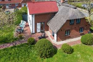 Historische Doppelhaushälfte mit Liebe zum Detail und Doppelgarage – Die vollständige Adresse der Immobilie erhältst du vom Anbieter., 25980 Sylt (Gemeinde) – Vorschaubild 2