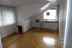 2-Familienhaus (8 Zimmer) mit PV-Anlage, Klimaanlage, 3 Einzelgaragen, gr. Garten für 749.000,-- € – Ludwigsburg (Kreis) – Vorschaubild 12