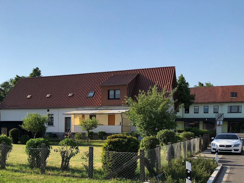 VERKAUFT!!! Großes Wohnhaus mit Geschäftsräumen und Garage ...