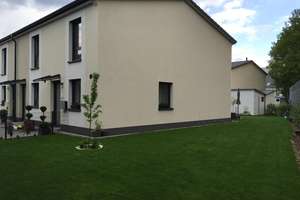 Modernes & Energieeffizientes Reihenendhaus mit großem Garten