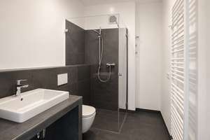 Moderne 2-Zimmer-Wohnung im Neubau von 2019 – Balkon, Aufzug & Einbauküche – Die vollständige Adresse der Immobilie erhältst du vom Anbieter., 12435 Neukölln (Ortsteil), Berlin – Vorschaubild 9