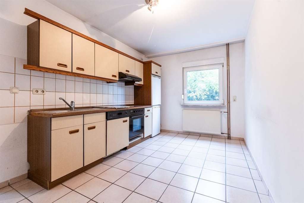 Immobilie in Raunheim - Jung & Kern Immobilien - Einfamilienhaus auf großem Grundstück - mit viel Potenzial - Bild 3