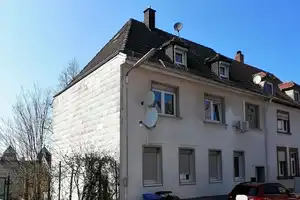Zwei-Familien-Haus mit Garten - Provisionsfrei für den Käufer - Zwangsversteigerung – Pirmasens – Vorschaubild 1