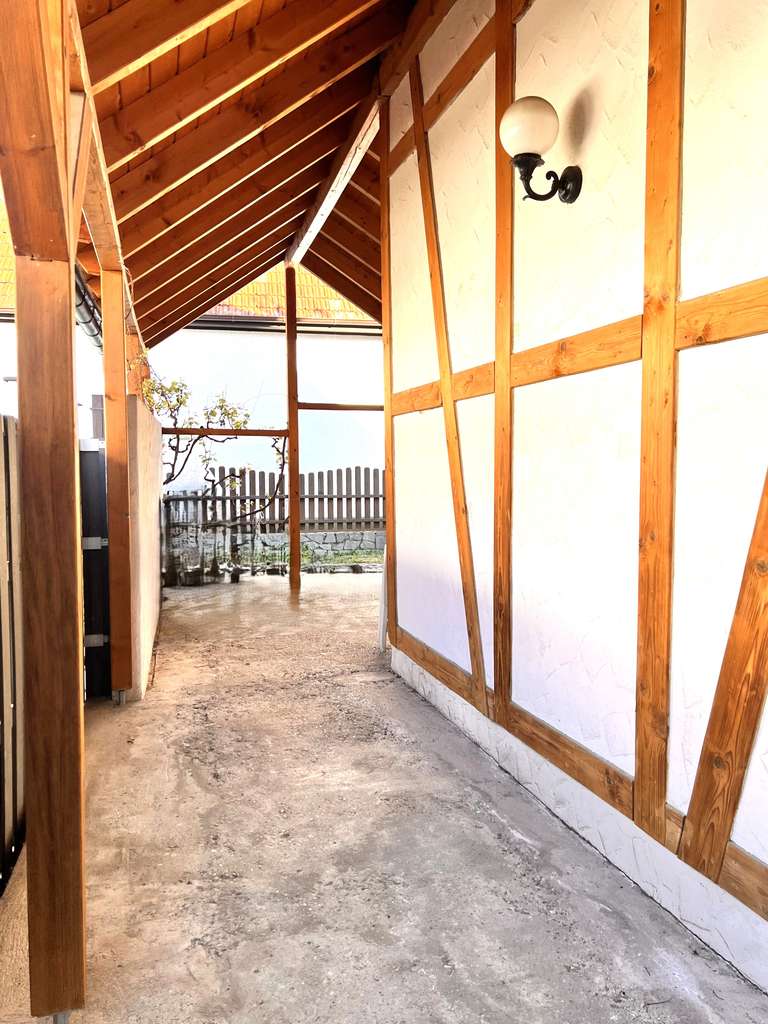 Immobilie in Neckartailfingen - Kleines Haus mit großer Scheune und kleinem Garten in Neckartailfingen - Bild 2