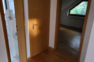 Attraktive Dachgeschosswohnung mit zwei Zimmern sowie Balkon und Einbauküche in Wilhelmshöhe – Kassel – Vorschaubild 14