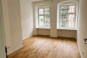 Charmante 3-Zi.-Wohnung mit sonnigem Balkon, moderner Küche und Wohlfühlbad – Burgergäßchen 4, 86150 Jakobervorstadt-Nord, Augsburg – Vorschaubild 5