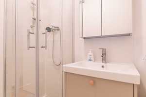 Property thumbnail 9