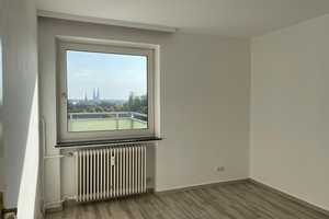 Einziehen & Ausblick genießen – Renovierte 2-Zimmer-Wohnung mit Fernsicht auf Erbbaugrund – Lübeck – Vorschaubild 4