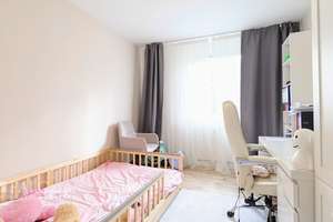Stilvoll wohnen in Essen-Rüttenscheid – 3 Zimmer, Parkett, Küche & Möbel inklusive – 45131 Rüttenscheid, Essen – Vorschaubild 2