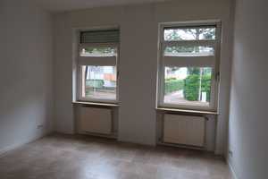 HG-City-ATTRAKTIVES DREIFAMILIENHAUS - SOFORT FREI – Hochtaunuskreis – Vorschaubild 3