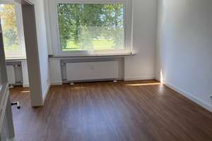 Schicke 3-Zimmer-Wohnung in Toplage mit Balkon an der Düsseldorfer Rheinpromenade (Golzheim) – 40474 Golzheim, Düsseldorf – Vorschaubild 5
