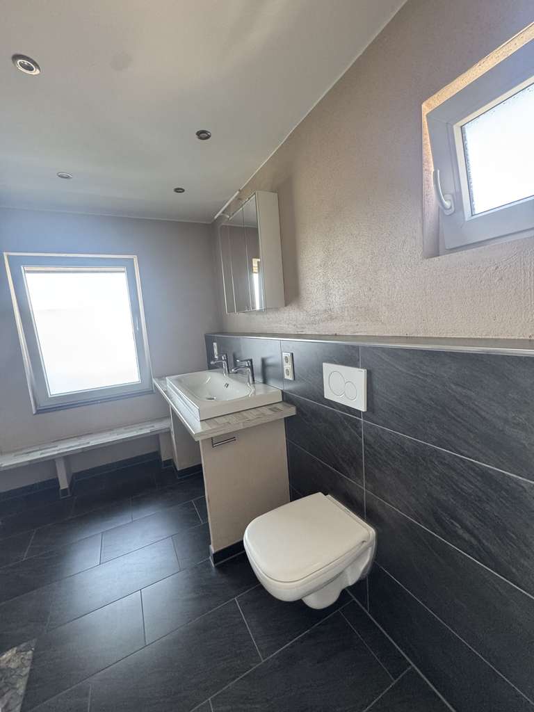 Immobilie in Kirchen (Sieg) - Wohnhaus zentral in Kirchen, Nähe Kindergarten - Bild 2