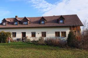 Großzügiges Zweifamilienhaus in Lichtenfels-Weingarten – Die vollständige Adresse der Immobilie erhältst du vom Anbieter., 96215 Lichtenfels – Vorschaubild 3