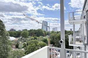 Helle 2-Zimmer-Wohnung mit großzügigem Eingangsbereich und Weitblick – 60316 Ostend, Frankfurt am Main – Vorschaubild 3
