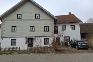 Ideal für Handwerker! Sehr großzügiges, renovierungsbedürftiges Haus in Wurmannsquick, OT Rogglfing – Die vollständige Adresse der Immobilie erhältst du vom Anbieter., 84329 Wurmannsquick – Vorschaubild 3