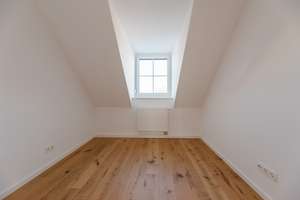 2,5 Zimmer Wohnung 69 qm & 30 qm Nutzfläche, Stellplatz – De-Cuvry-Straße 23, 95488 Eckersdorf – Vorschaubild 9