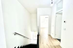 Wiesbaden 3br penthouse 120m² condo, rooftop, 2 parking, fitted kitchen 10min to Clay – Die vollständige Adresse der Immobilie erhältst du vom Anbieter., 65191 Bierstadt, Wiesbaden – Vorschaubild 10