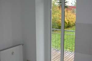 Schöne 3-Zimmer-Wohnung, TOPSANIERT, Südfenster mit Rollladen, Balkon mit Gartenblick provisionsfrei – Bahnhofstraße 29, 4720 Döbeln – Vorschaubild 3