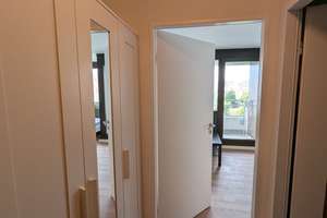 Modern möblierte 1-Zimmer-Wohnung mit Balkon im Donaucenter (Neu-Ulm) – Krankenhausstraße 1, 89231 Neu-Ulm – Vorschaubild 4