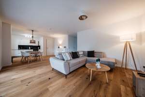 Kirchrode: 2-Zimmer  Neubau-Wohnung mit Balkon, Parkett, Lift, TG