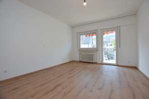 Sonnige, großzügige 4-Zimmer Wohnung in Stuttgart Uhlbach – Die vollständige Adresse der Immobilie erhältst du vom Anbieter., 70329 Uhlbach, Stuttgart – Vorschaubild 3