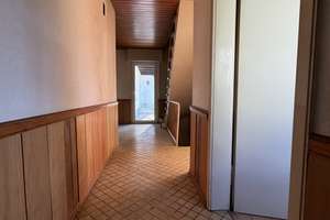 Freistehendes Einfamilienhaus mit großem Garten und Pool – Kapellenbergstraße 44, 71120 Grafenau – Vorschaubild 4