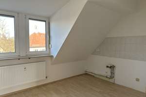 Attraktive 3-Zimmer-Dachgeschosswohnung mit großzügigem Schnitt – Brettergartenstraße 65, 90427 Schniegling, Nürnberg – Vorschaubild 9