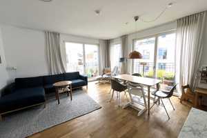 Helle 4 Zimmer Wohnung mit großem Balkon im Hinterhaus, frei ab 01.09.2025 – Berlin – Vorschaubild 1