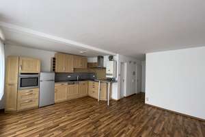 Gemütliche und helle Wohnung in Stuttgart-Untertürkheim  – Die vollständige Adresse der Immobilie erhältst du vom Anbieter., 70327 Untertürkheim (Ortsteil), Stuttgart – Vorschaubild 2