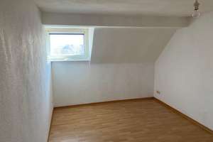Ihr neues Zuhause! Charmante gemütliche 3-Zimmer-DG-Wohnung zu vermieten – Erasmusstraße 8, 40223 Bilk, Düsseldorf – Vorschaubild 4