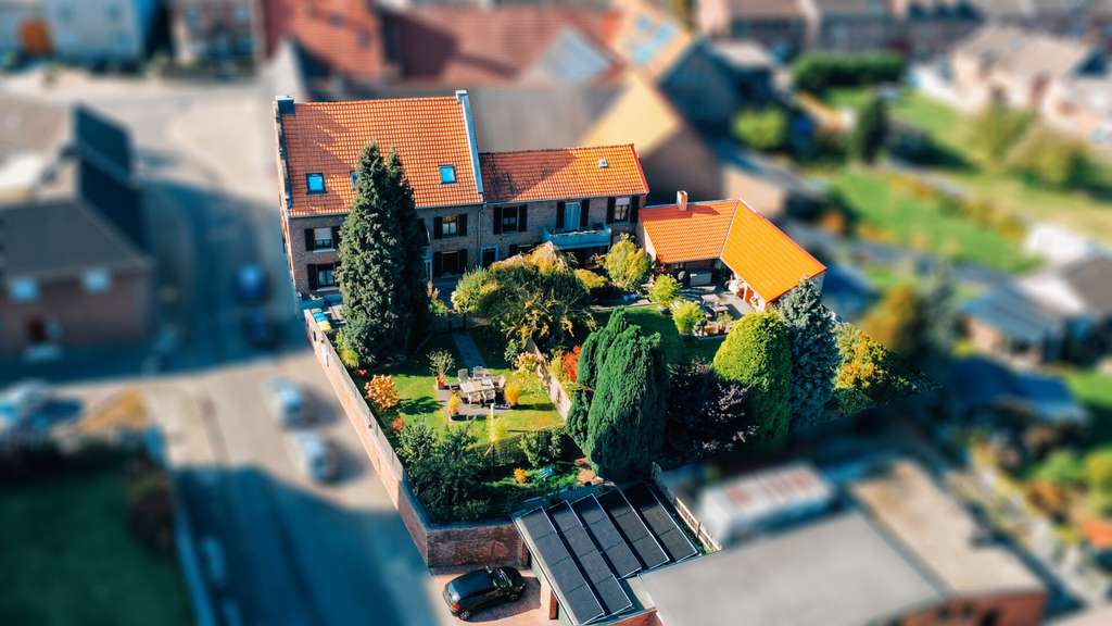 Immobilie in Linnich - Historisches Mehrfamilienhaus mit ca. 271m² Wohnfläche und stabilen Mieteinnahmen + zzgl. Nutzfläche - Bild 1