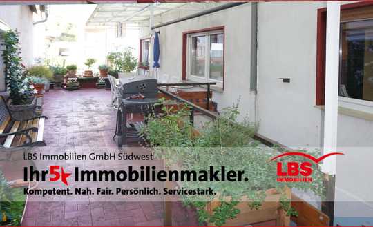 LINDENBERG - Einfamilienhaus - Die Schönheit, den Charme und das Potential erkennen Sie im Inneren!