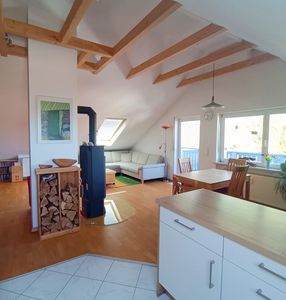Wohnfreude pur: Gartenglück - Holzofen - Klimaanlage - offene Balkenlage - Maisonette-Flair