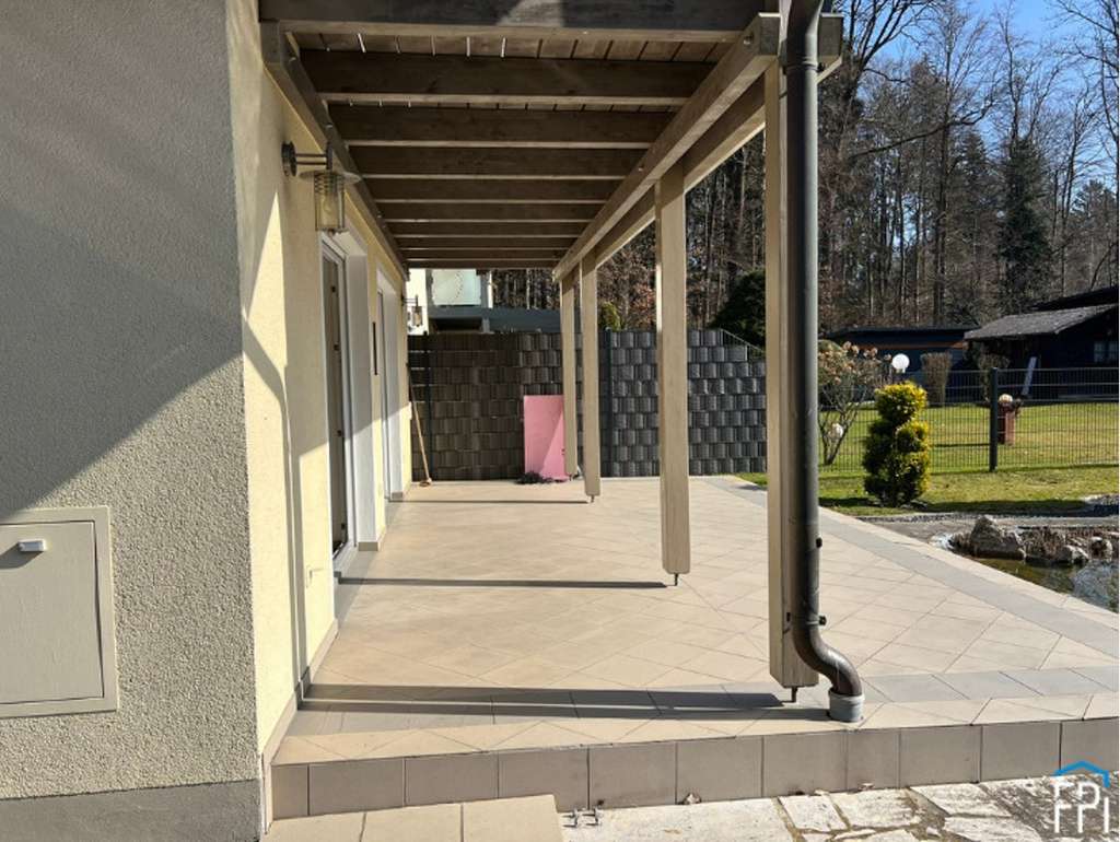 Immobilie in Ihrlerstein - Charmantes Einfamilienhaus in Ihrlerstein mit Garagen- und Werkstattgebäude - Bild 3