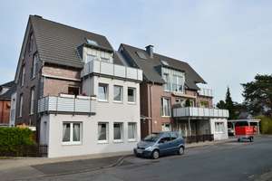 Moderne 3-Zimmer-Maisonette-Wohnung  mit Südost-Dachterrasse, Einbauküche und PKW-Stellplatz