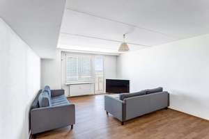 Vier Zimmer, alle mit Loggienzugang: Wohnen im 12. Stock, Berlin-Mitte – Die vollständige Adresse der Immobilie erhältst du vom Anbieter., 10117 Mitte (Ortsteil), Berlin – Vorschaubild 2