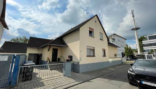 Bild von Wohn- und Geschäftshaus in zentraler Stadtlage von Langen