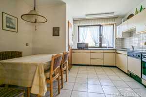 Gute Lage, schöner Garten: L-förmiger Bungalow in Massivbauweise auf großzügigem Grundstück! – Tiefenthaler Straße 29, 67269 Bad Dürkheim (Kreis) – Vorschaubild 10