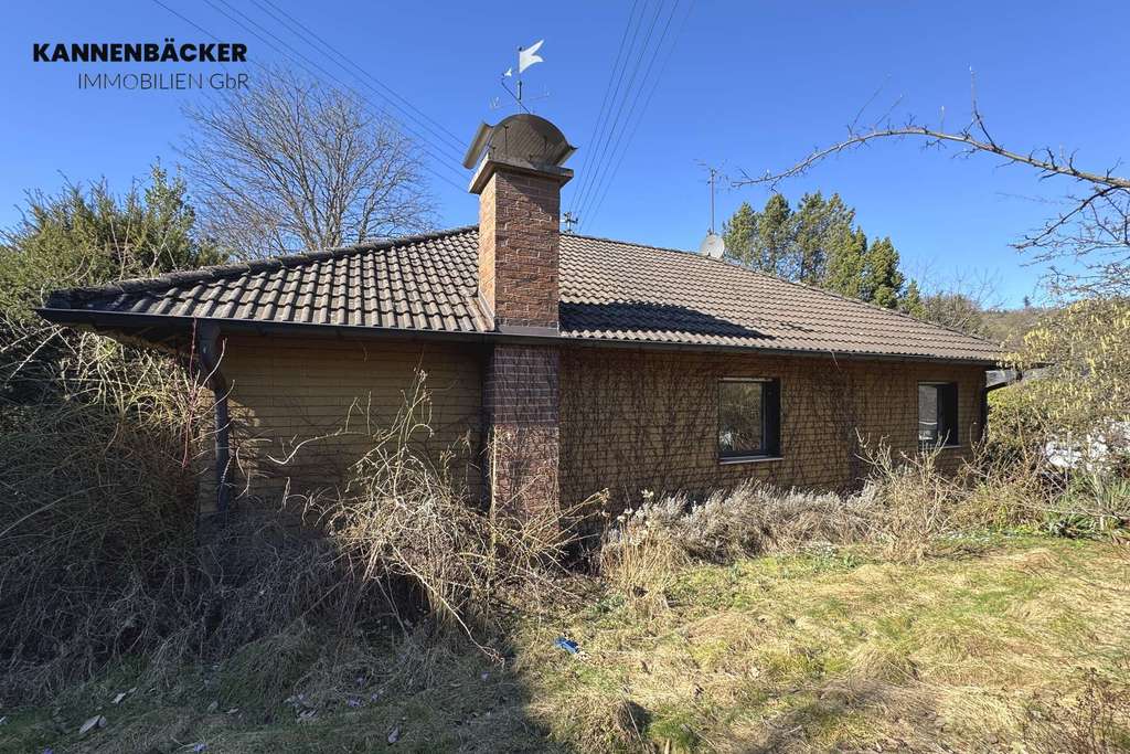 Immobilie in Herdorf - Charmantes Dornröschenhaus wartet auf neues Leben - Bild 1