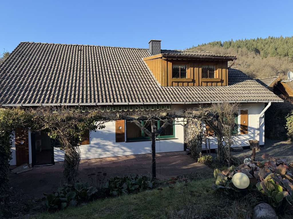 Immobilie in Bärenbach - Einfamilienhaus in Bärenbach bei Kirn zu verkaufen – inklusive Bauplatz - Bild 1