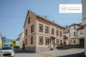Schönes Backstein-Haus mit viel Platz & Potenzial in ruhiger Lage von Koblenz! – Koblenz – Vorschaubild 1