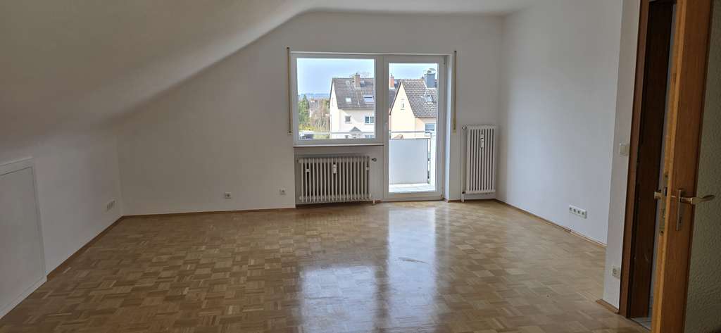 Immobilie in Kriftel - 3-Zimmer Dachgeschosswohnung mit Balkon in Kriftel - Bild 1