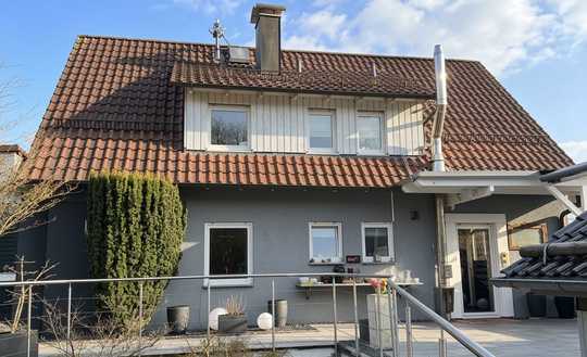 Charmantes Einfamilienhaus mit Wintergarten und großem Grundstück in zentraler Lage