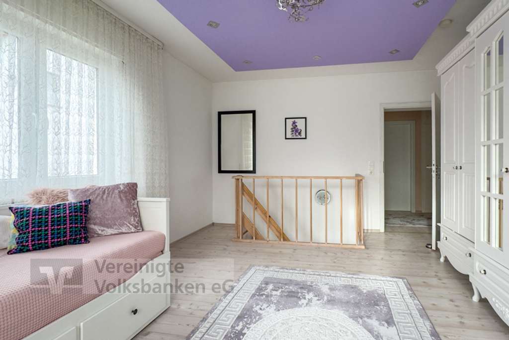 Immobilie in Waldenbuch - Großzügiges Wohnen auf zwei Ebenen - mit jederzeit möglicher Rücktrennung - Bild 1