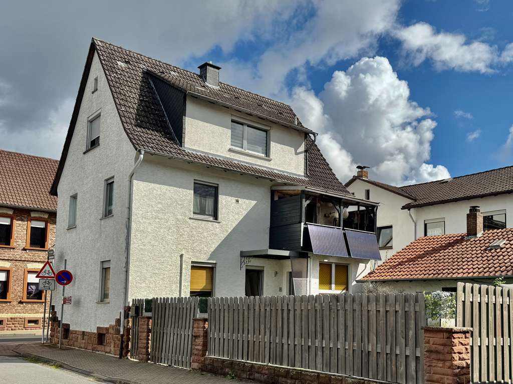 Immobilie in Großkrotzenburg - Ein Haus für heute – mit Geschichte, Platz & vielen Optionen für Ihre Familie - Bild 0