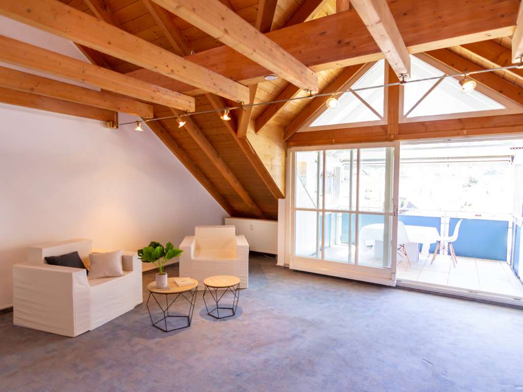 Immobilie in Zell im Wiesental - Stilvolle 3-Zimmer-Wohnung mit Galerie und Balkon in Zell im Wiesental - Bild 0